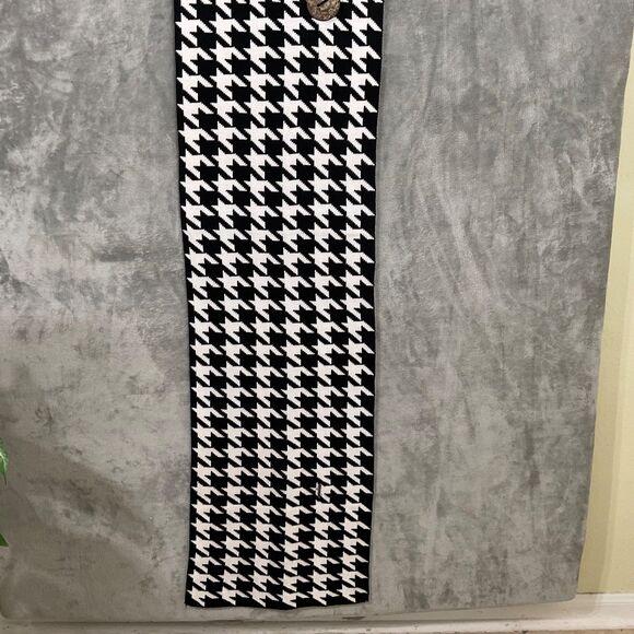Katie Todd Knit shawl wrap Houndstooth large buttons 60”x15” - Picture 8 of 14